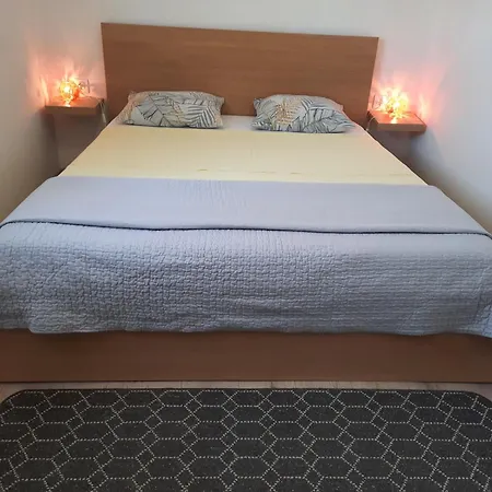 Apartman Schoenes In Mit Terrasse