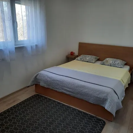 Apartman Schoenes In Mit Terrasse