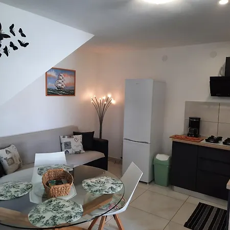 Apartman Schoenes In Mit Terrasse
