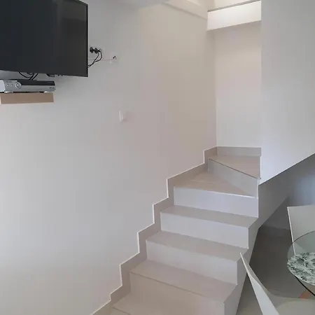 Apartment Schoenes In Mit Terrasse