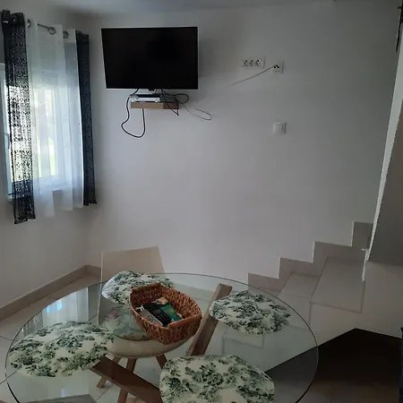 Schoenes In Mit Terrasse Appartement